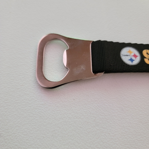 STEELERS BOTTLE OPENER KEY CHAIN - Picture 3 of 4